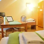 Wenderedu Business Center Bed & Breakfast 3*