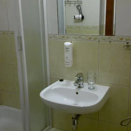 Wenderedu Business Center Bed & Breakfast Wroclaw