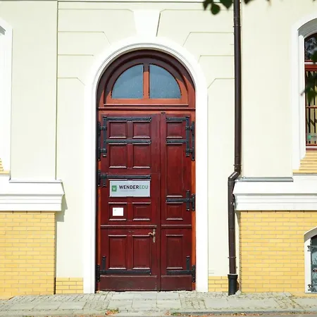 Bed & Breakfast Wenderedu Business Center 3*