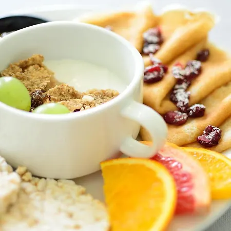 Wenderedu Business Center 3*