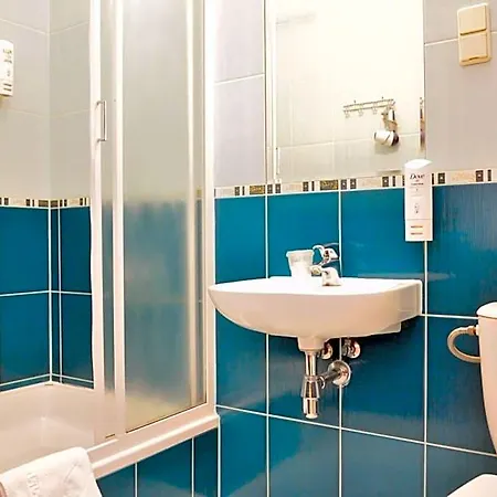 Wenderedu Business Center Panzió 3*