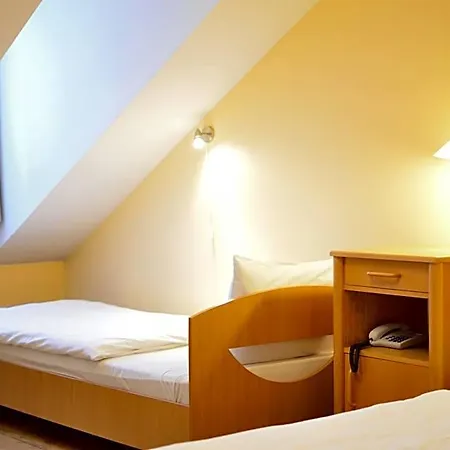 Wenderedu Business Center Panzió