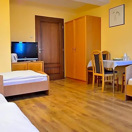 Wenderedu Business Center Panzió