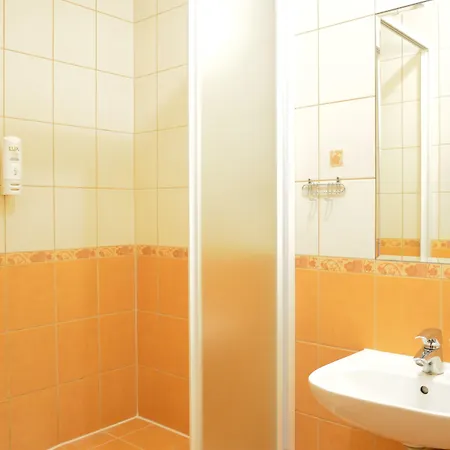 Panzió Wenderedu Business Center 3*