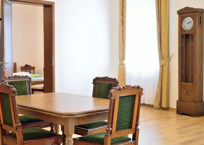 Wenderedu Business Center Frühstückspension 3*